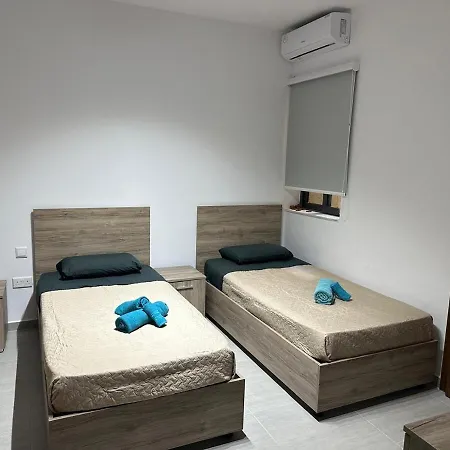 Modern And Stylish 3-bedroom Flat In L-imsida アパート *